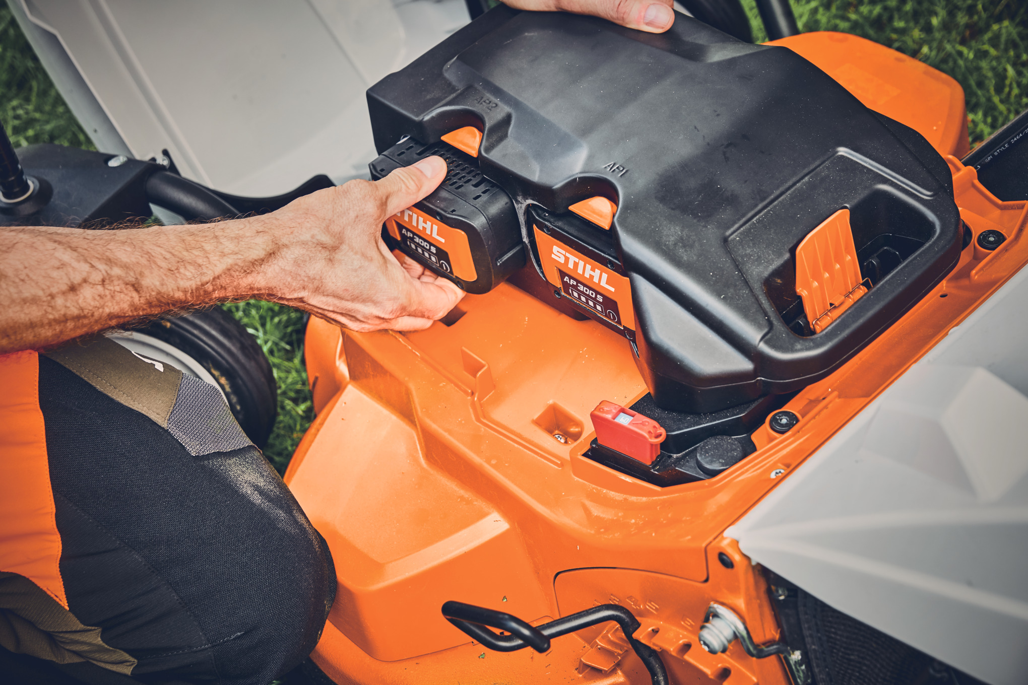 Акумуляторна газонокосарка RMA 765 V