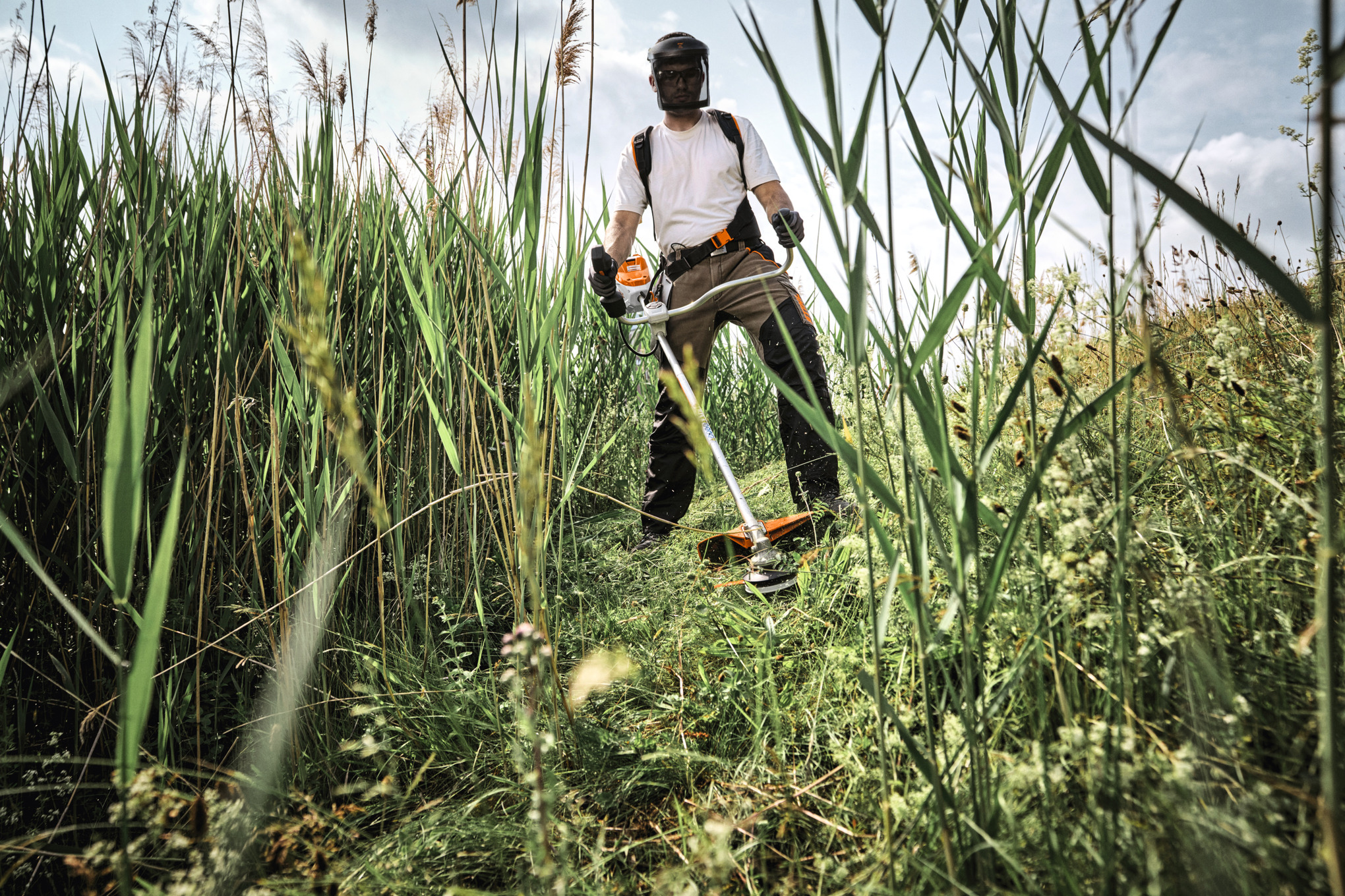 Акумуляторна мотокоса FSA 140