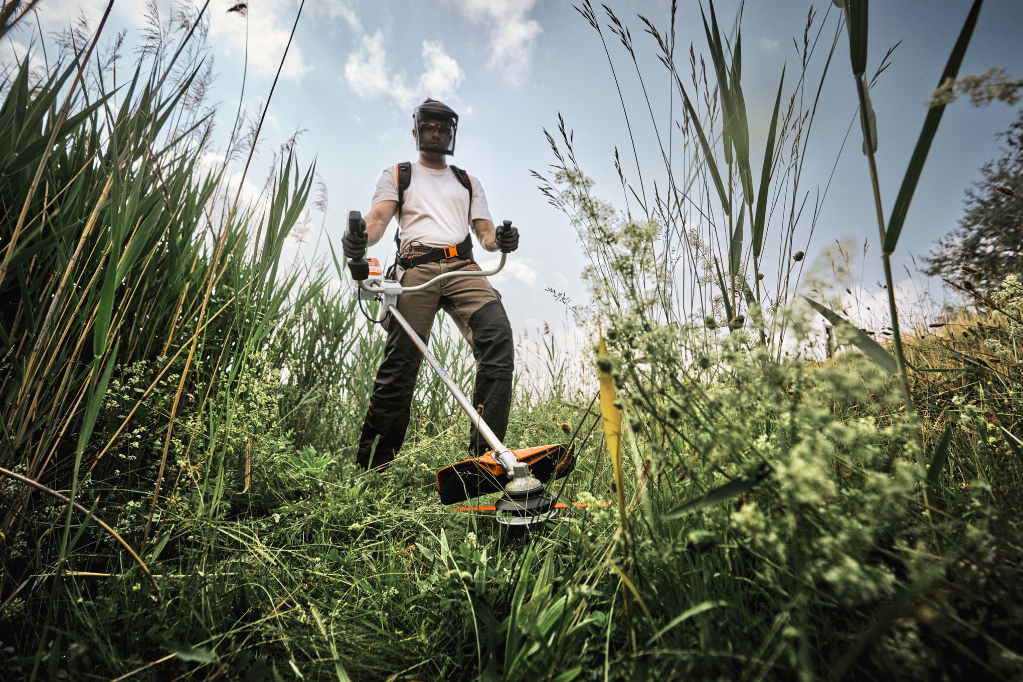Акумуляторна мотокоса FSA 140